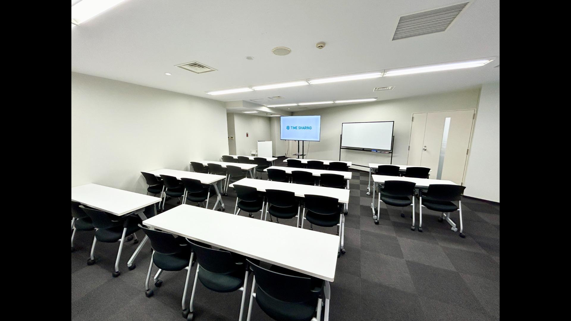 貸し会議室の備品一式【テーブル・イス・ホワイトボード 貸し会議室の備品一式【テーブル・イス・ホワイトボード